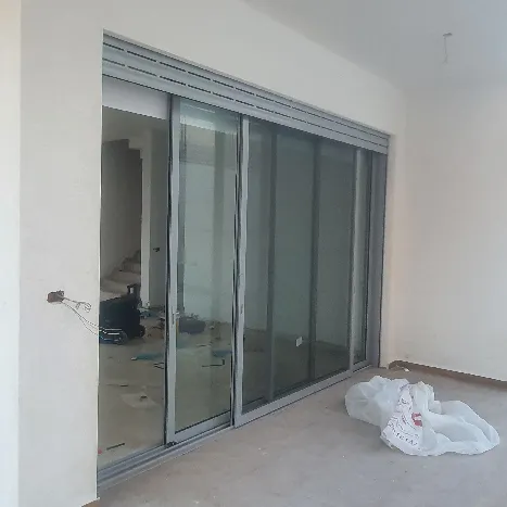 מתקין תריס לבית